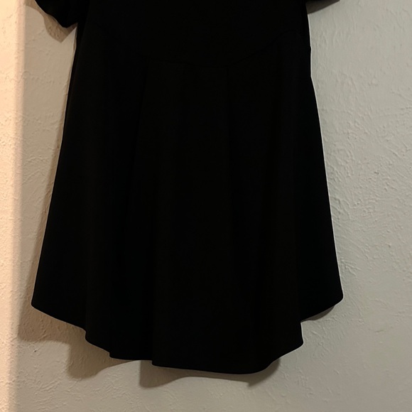 Philosophy Classic Black Short Sleeve Top - Picture 7 of 7